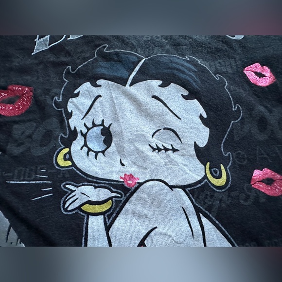 Universal Studios Betty Boop Besitos t-shirt - Picture 3 of 6